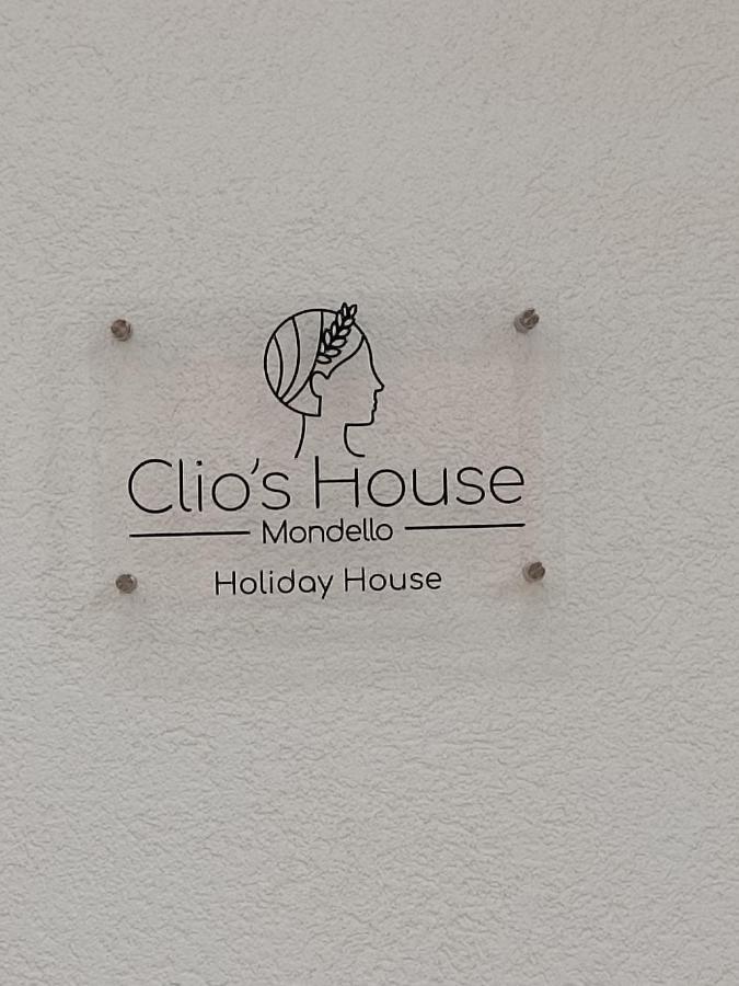 Clio's House - *